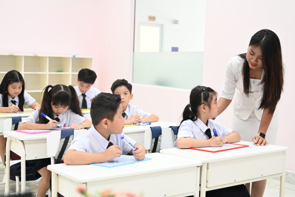 Trường Chuyên Anh Là Gì: Hình Thức Xét Tuyển